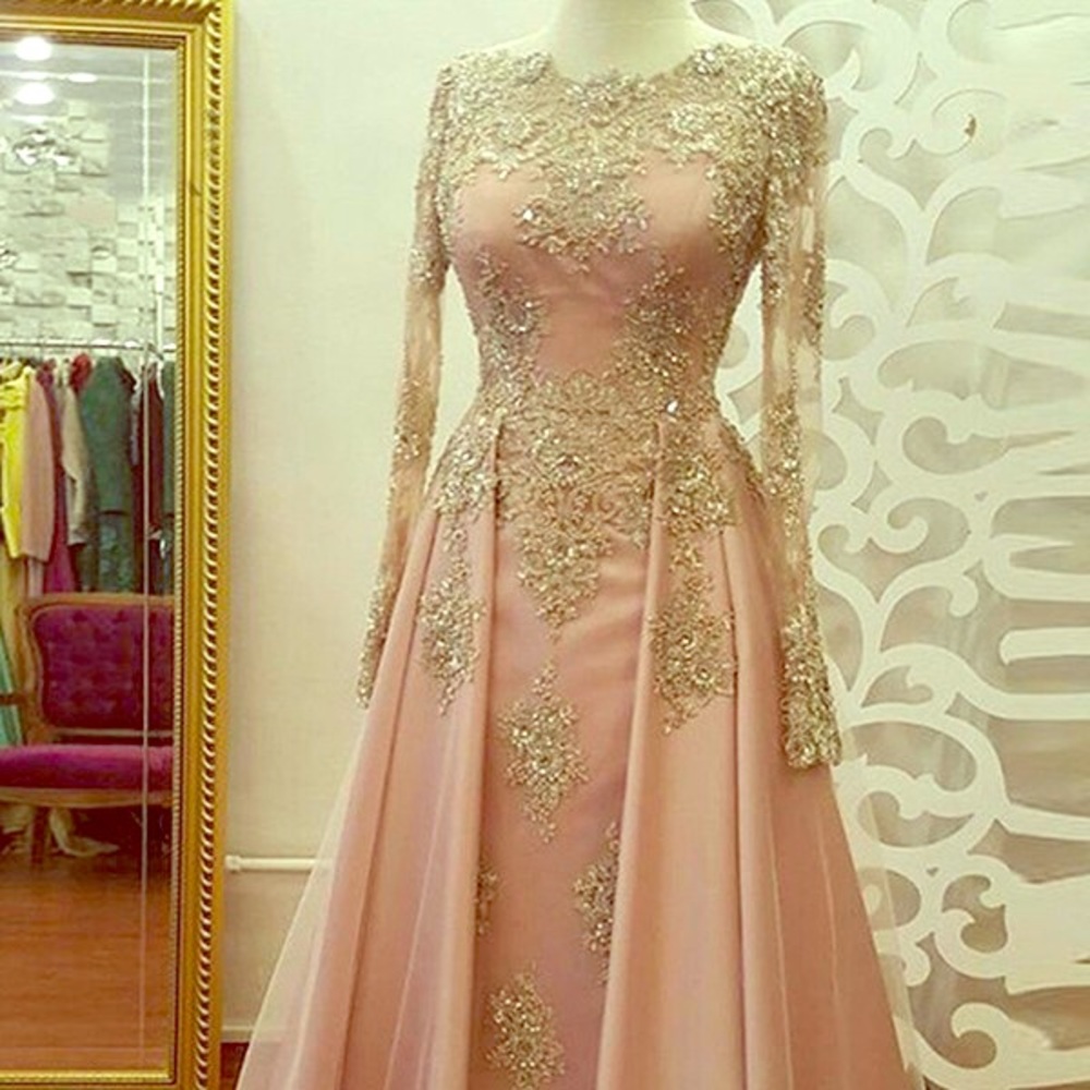 Prom/wedding dress